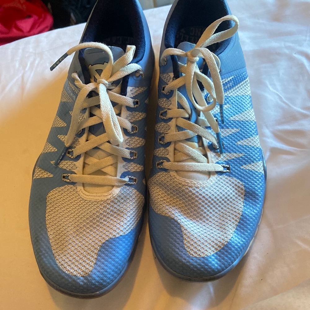 Unc nike shoes